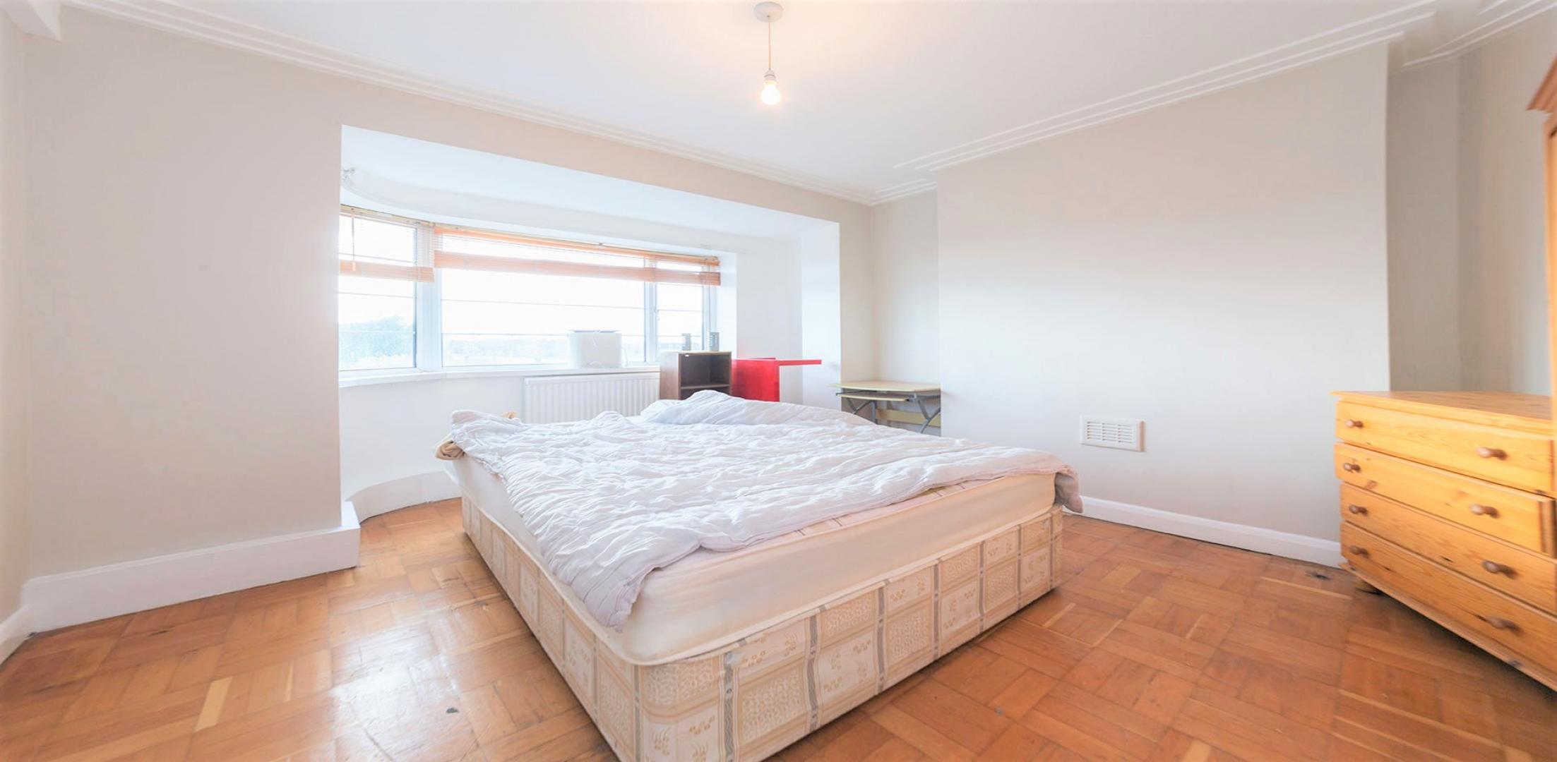 			RECENTLY REDECORATED , 2 Bedroom, 1 bath, 1 reception Flat			 Oman Avenue, WILLESDEN GREEN